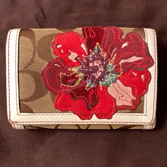 Coach Monogram Poppy wallet - Picture 2 of 14